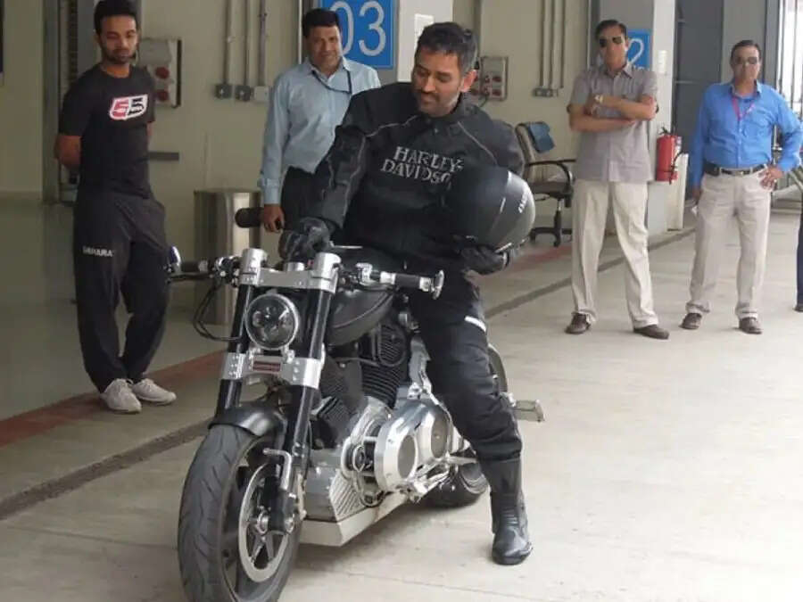 Sports News-&nbsp;MS Dhoni&nbsp;के इस कंपनी हैं सबसे महंगी बाइक, आइए जानें इसके बारे में