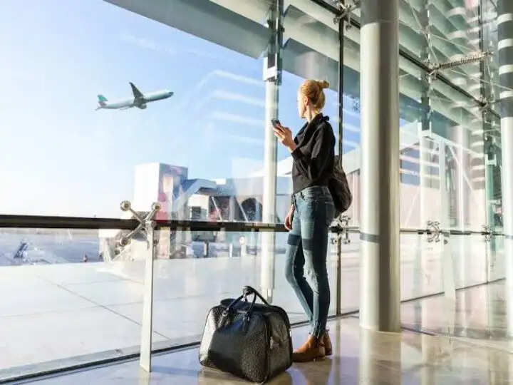 Travel Tips- क्या आप पहली बार फ्लाइट में यात्रा करने वाले हैं, तो भूलकर भी ना करें यह गलतियां