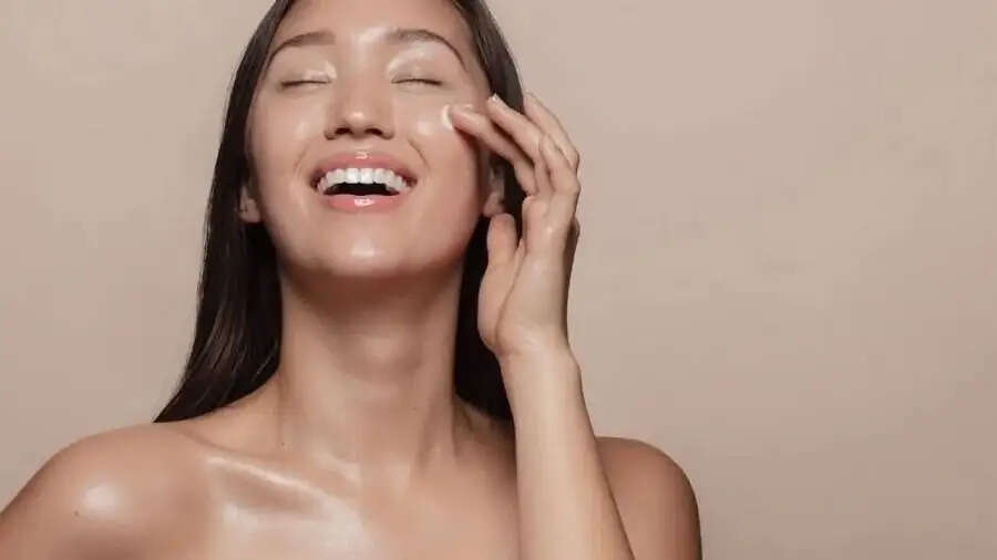 Skin Care Tips-&nbsp;क्या बेदाग और निखरी त्वचा पाना चाहते है, तो प्याज का रस कर सकता है आपकी मदद