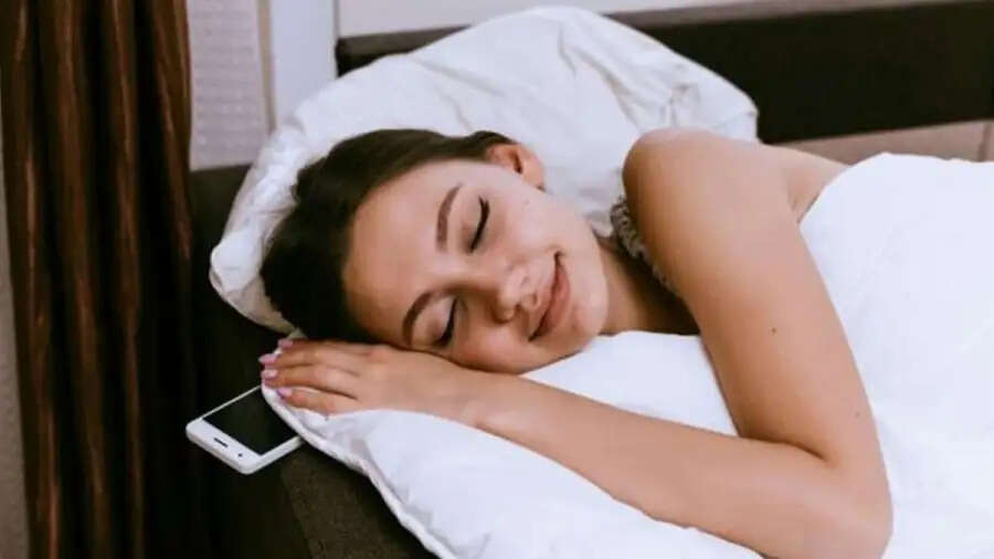 Health Tips- स्वस्थ स्वास्थ्य के लिए खाना खाने के बाद इस पोजीशन में बैठे, जानिए इसके बारे में