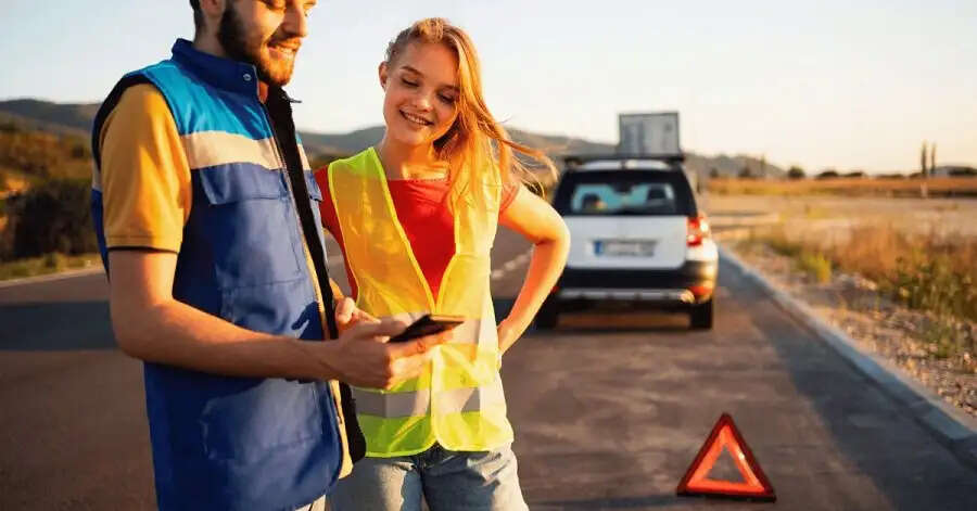 Road Safety Tips- यात्रा के दौरान करना पड़े परेशानी का सामना, तो इन नंबरों पर करें फोन