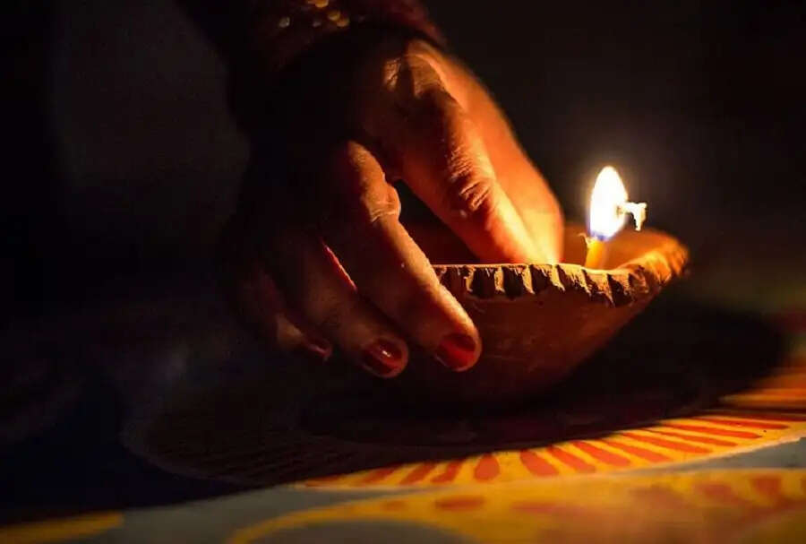 Diwali Special-&nbsp; धनतेरस वाले यम दीपक फैंकने के बजाय करें ये काम, जानिए पूरी डिटेल्स