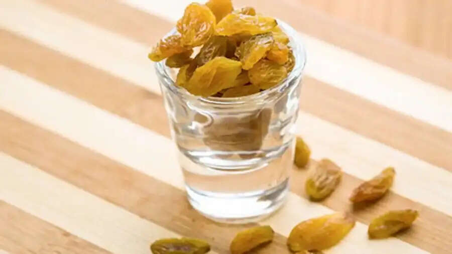 Health Tips-&nbsp;खाली पेट किशमिश का पानी के फायदे जानकर हैरान हो जाएंगे आप, आइए जाने कैसे करें सेवन