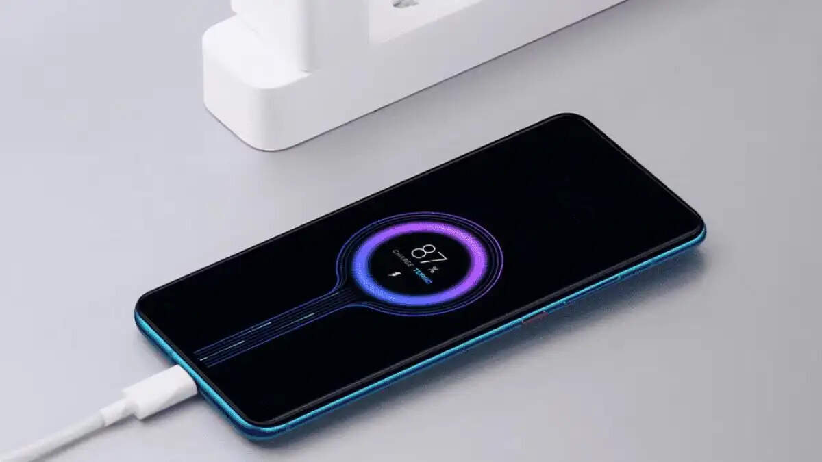 iPhone- &nbsp;क्या आपका iPhone स्लो चार्ज कर रहा हैं, तो अपनाएं ये ट्रिक