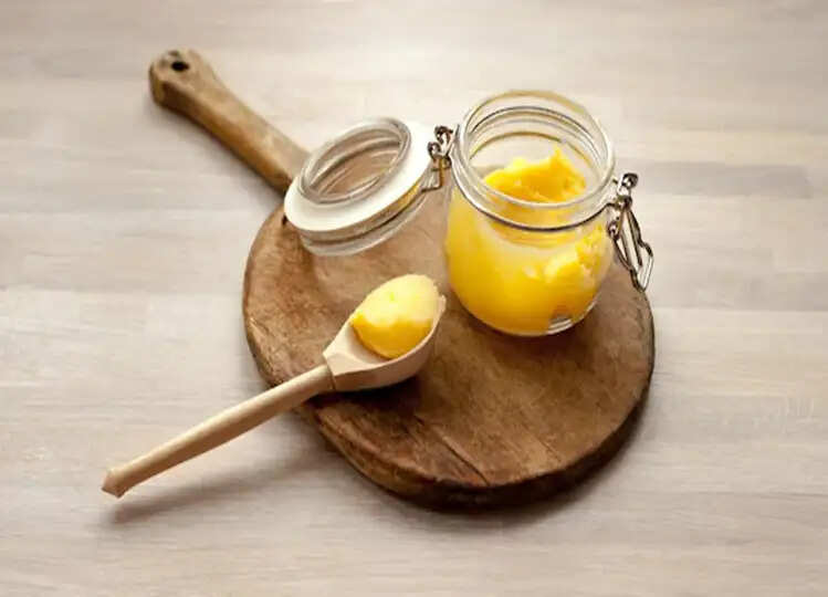 Health: रोजाना सुबह पानी में घी मिला कर पीने से होते हैं ये गजब के फायदे, जानकर आज ही पीना कर देंगे शुरू