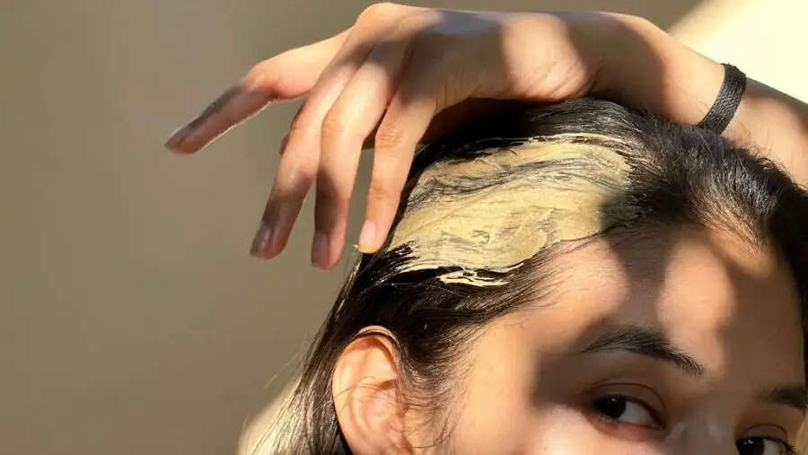 Hair Care Tips- क्या गर्मी में बालों को मुलायम और मजबूत बनाना चाहते हैं, तो अपनाएं ये तरीके