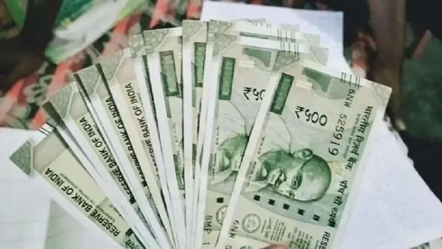 सरकार अगले महीने 8.2% ब्याज देने वाली योजना के बारे में बड़ा फैसला!