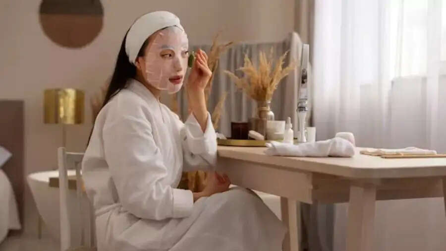 Skin Care Tips-&nbsp;स्किन को बूढ़ा बना रही हैं आपकी ये गलतियां, जानिए इनके बारे में