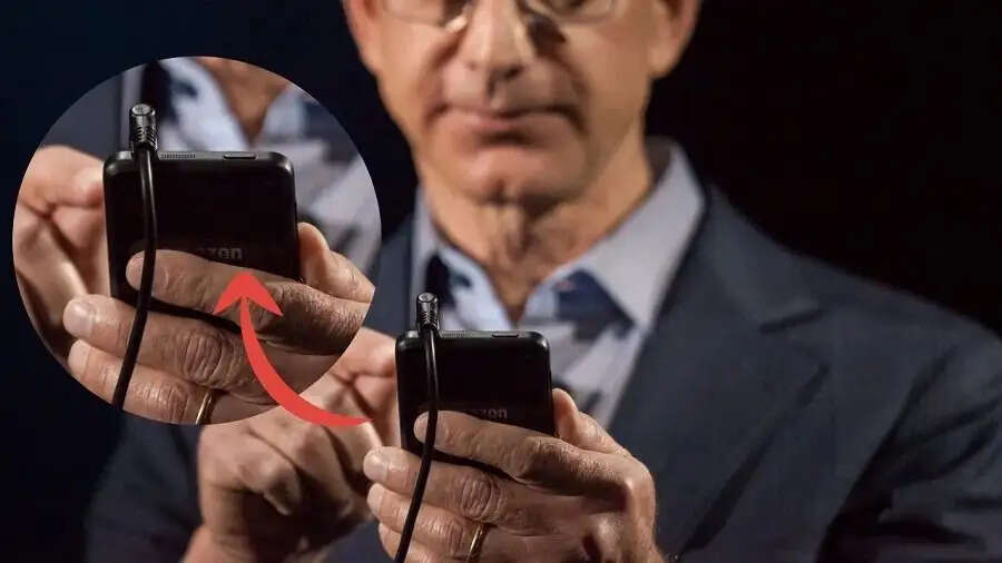 Phone Cover Tips- इस वजह से अरबपति फोन पर नहीं लगाते कवर, आइए जानें