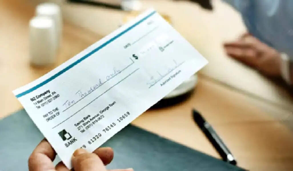 Cheque book rules 2025: एसबीआई, एचडीएफसी और आईसीआईसीआई ग्राहक जान लें ये नियम, बेहद है जरूरी