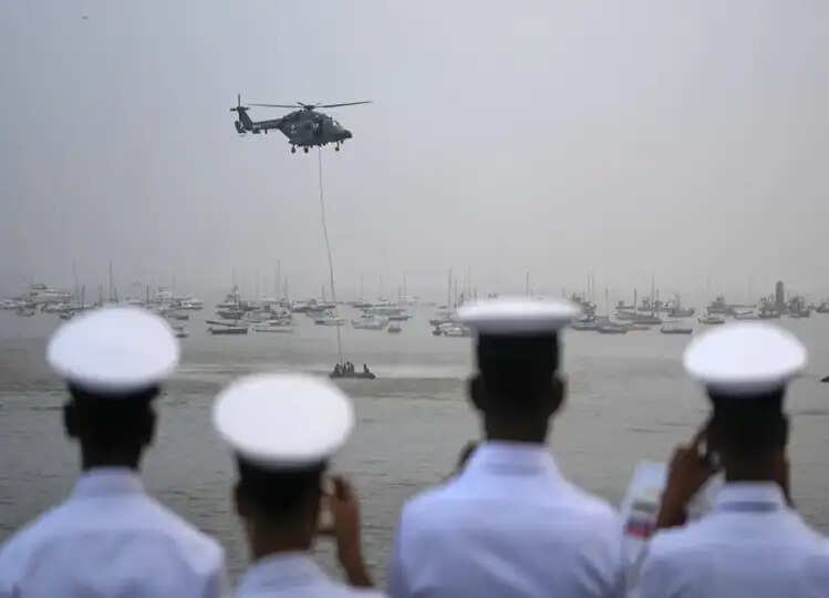 Indian Navy SSC Officer Recruitment: नोटिफिकेशन जारी, 10वीं और 12वीं पास कर सकते हैं अप्लाई, जानें डिटेल्स