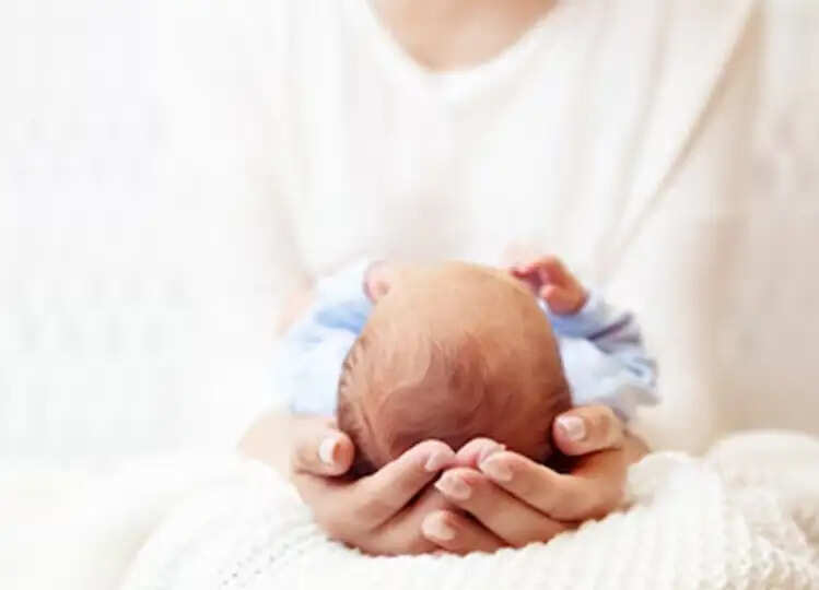 मुंबई में पति की जमानत के लिए महिला ने बेच दी अपनी तीन महीने की बच्ची, तस्करी के आरोप में 9 लोग गिरफ्तार