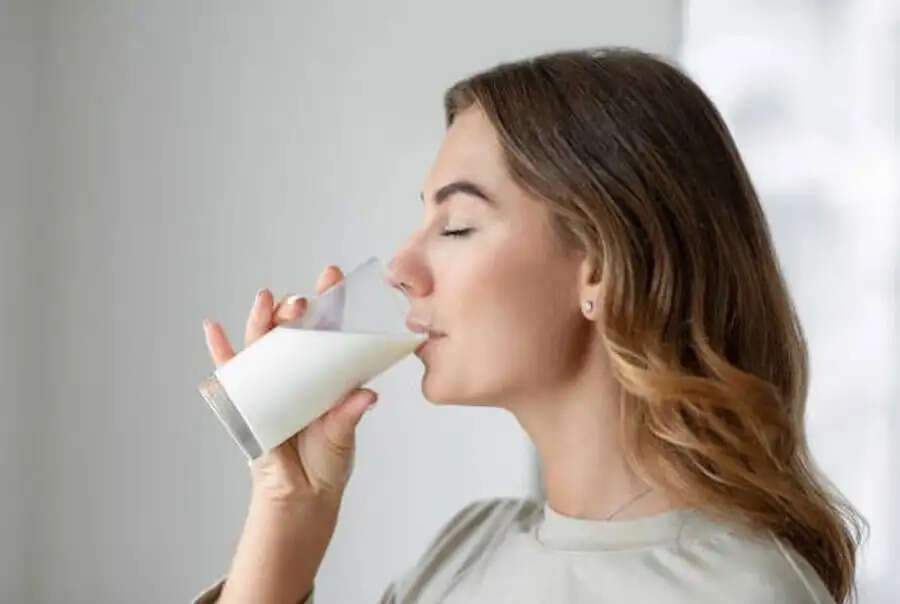 Health Tips-&nbsp;इन लोगो को भूलकर भी नहीं पीना चाहिए दूध, जहर का करता हैं काम