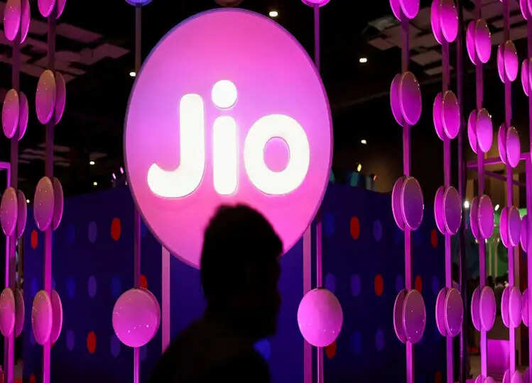 Jio के 899 रुपये वाले प्रीपेड प्लान में मिलेंगे 3,350 रुपये के डिस्काउंट कूपन, साथ ही 200GB डेटा और 90 दिनों की अनलिमिटेड कॉलिंग