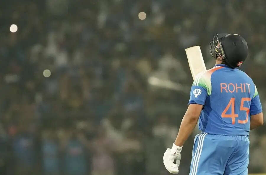Sports News-&nbsp;दुनिया के किन गेंदबाजों को मारे हैं रोहित शर्मा ने सबसे ज्यादा सिक्स, आइए जानें
