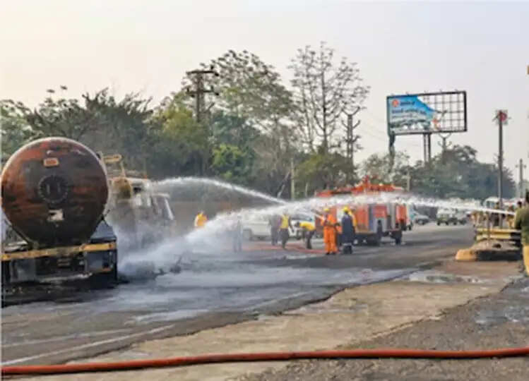 'लोग आग में जल रहे थे': जयपुर अग्निकांड की भयावहता को चश्मदीद ने किया बयान, बताया कैसे वह खिड़की से कूद कर भागा
