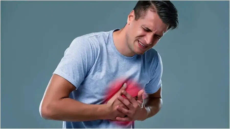 Health Tips-&nbsp;शरीर के इन हिस्सों में दर्द हार्ट अटैक का हो सकता हैं लक्षण, जानिए इनके बारे में
