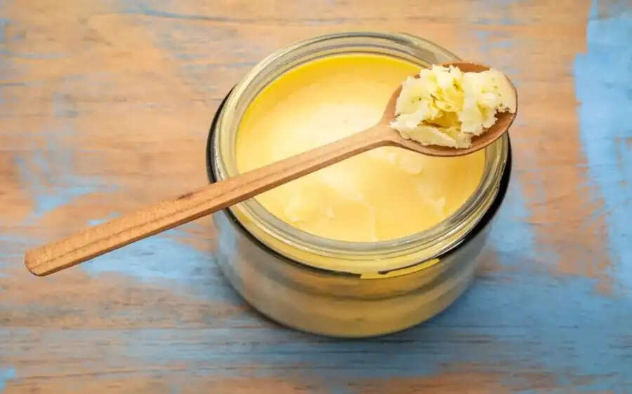 Health Tips- सुबह खाली पेट घी का सेवन सेहत के लिए है वरदान, जानिए ऐसा करने के फायदे