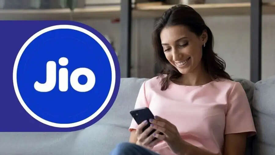 Jio Recharge Plan- Jio&nbsp;का ये प्लान हुआ 49 रूपए सस्ता, जानिए पूरी डिटेल्स