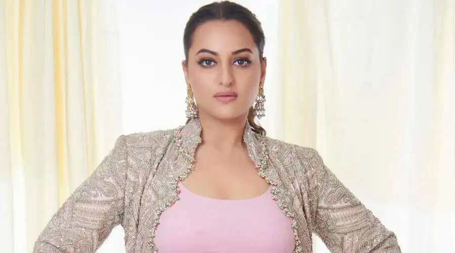 Entertainment News-&nbsp;बॉलीवुड एक्ट्रेस जिन्होनें लेडी सिंघम बनकर, बड़े पर्दे पर बनाई तबाही, जानिए इनके बारे में