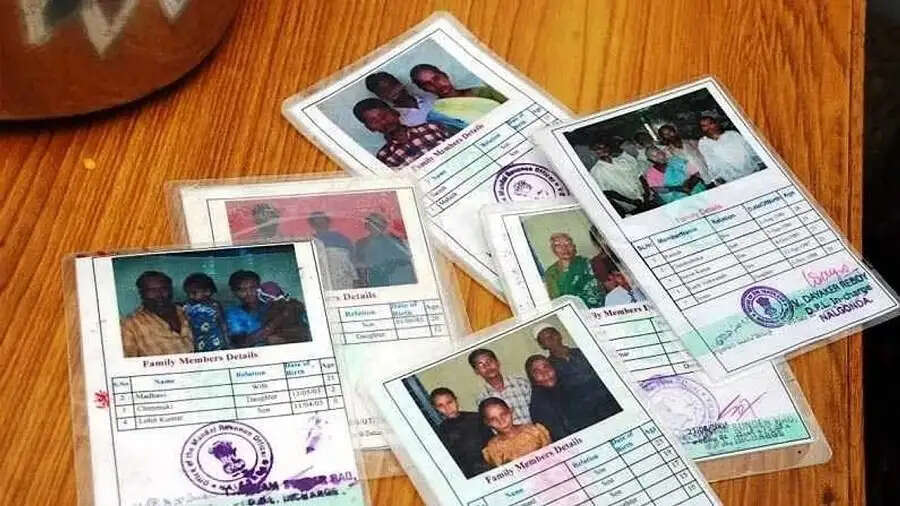 Ration Card-&nbsp;&nbsp;क्या राशन डीलर कर रहा हैं अपनी मनमानी, तो यहां करें शिकायत
