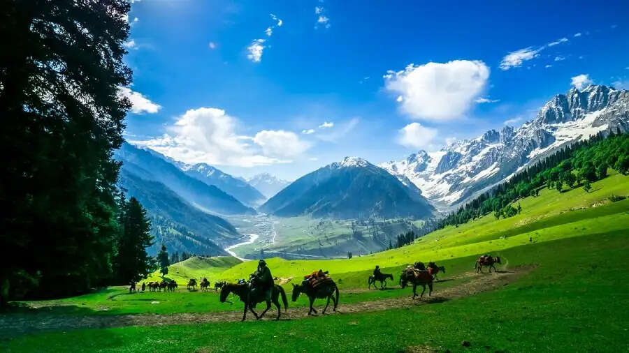 Travel Tips-&nbsp;कश्मीर की इन खूबसूरत वादियों का ले घूमने का मजा, आज ही बनाए प्लान