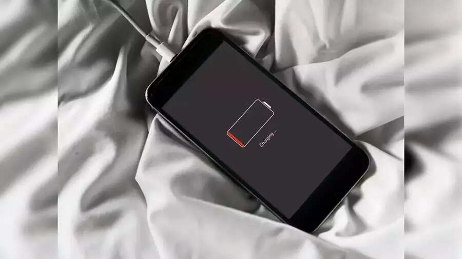 Smartphone Battery Tips-&nbsp;क्या स्मार्टफोन की बैटरी लोकेशन ऑन करने पर खत्म हो जाती हैं, जानिए इसकी पूरी डिटेल्स