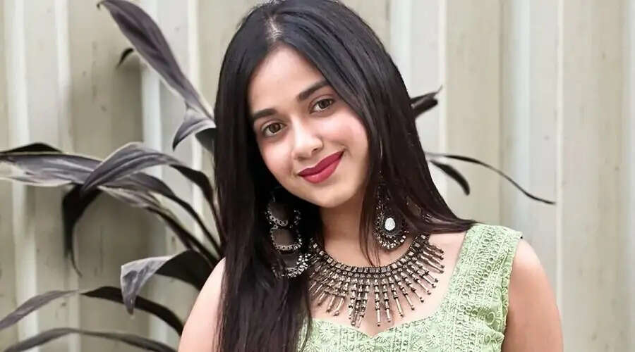 Social Media Creator- भारत की फैमस डिजिटल क्रिएटर्स, महीने की करती हैं करोड़ों की कमाई