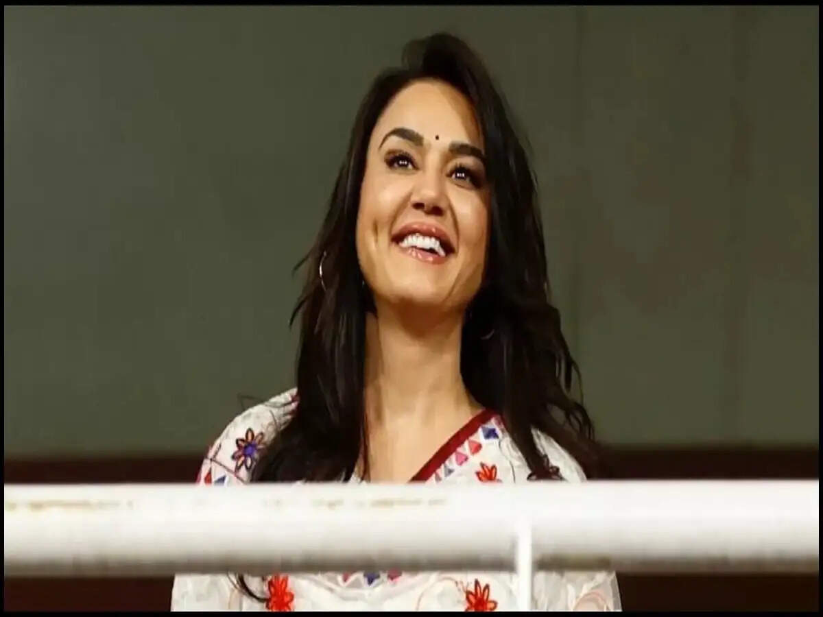 Entertainment News- डिंपल गर्ल प्रीति जिंटा IPL से कितना कमाती हैं, आइए जानें उनकी पूरी इनकम