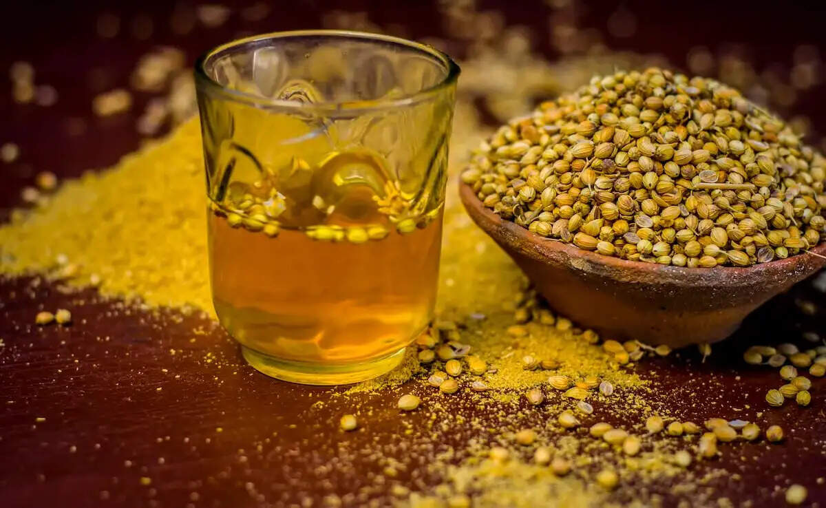 Health Tips-आंतों में जम गई है गंदगी, तो पानी के साथ इस बीज का करें सेवन, आतें हो जाएगी साफ