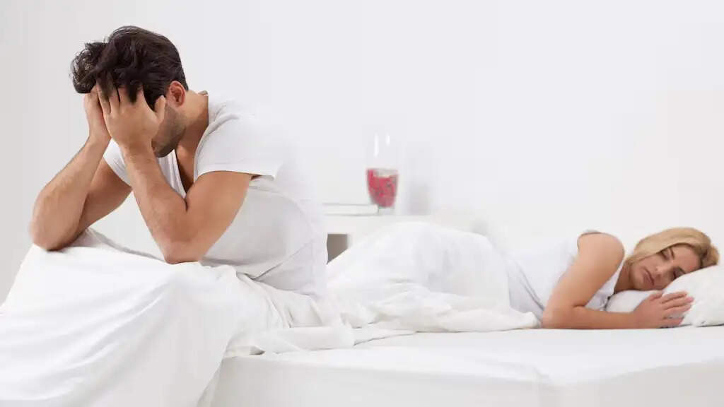 Health Tips- पुरुषों में वीर्य की कमी होने पर दिखाई देते हैं ये लक्षण, जानिए इसकी पूरी डिटेल्स