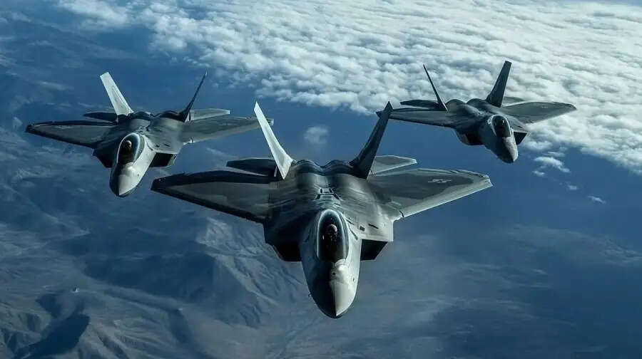 Fastest JET- क्या आपको पता हैं दुनिया में सबसे तेज जेट कौनसे है, आइए जानते हैं इनके बारे में