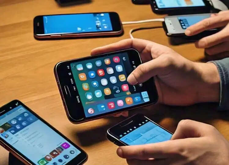Live-stream scam: पुरस्कार जीतने के लिए शख्स करता था 400 फोन का इस्तेमाल, अब हुआ गिरफ्तार