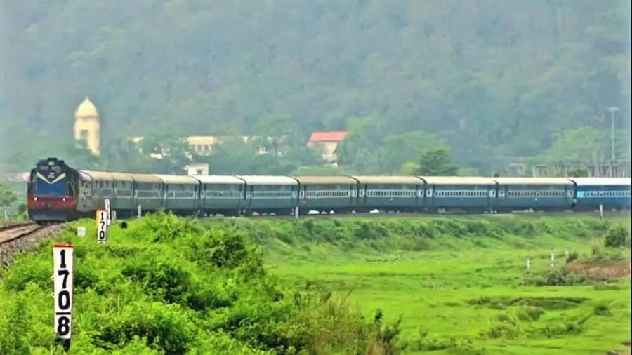 Train Tips-&nbsp;यह हैं भारत की सबसे लंबी रूट की ट्रेन, जानिए पूरी डिटेल्स