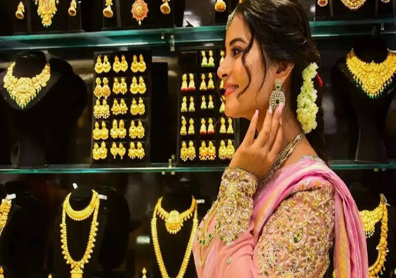 Gold Price Today June 22 : सोना 1.50 लाख रुपये से नीचे... खरीदने जाने जाने से पहले जान लें अपने शहर का भाव