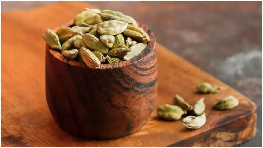 General Tips- घर में इस तरह लगा सकते हैं इलायची का पौधा, जानिए पूरी डिटेल्स