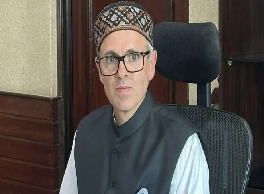 J&amp;K:रमजान के महीने में गुलमर्ग फैशन शो के बाद गरमाई सियासत! CM उमर अब्दुल्ला ने दिए जांच के आदेश