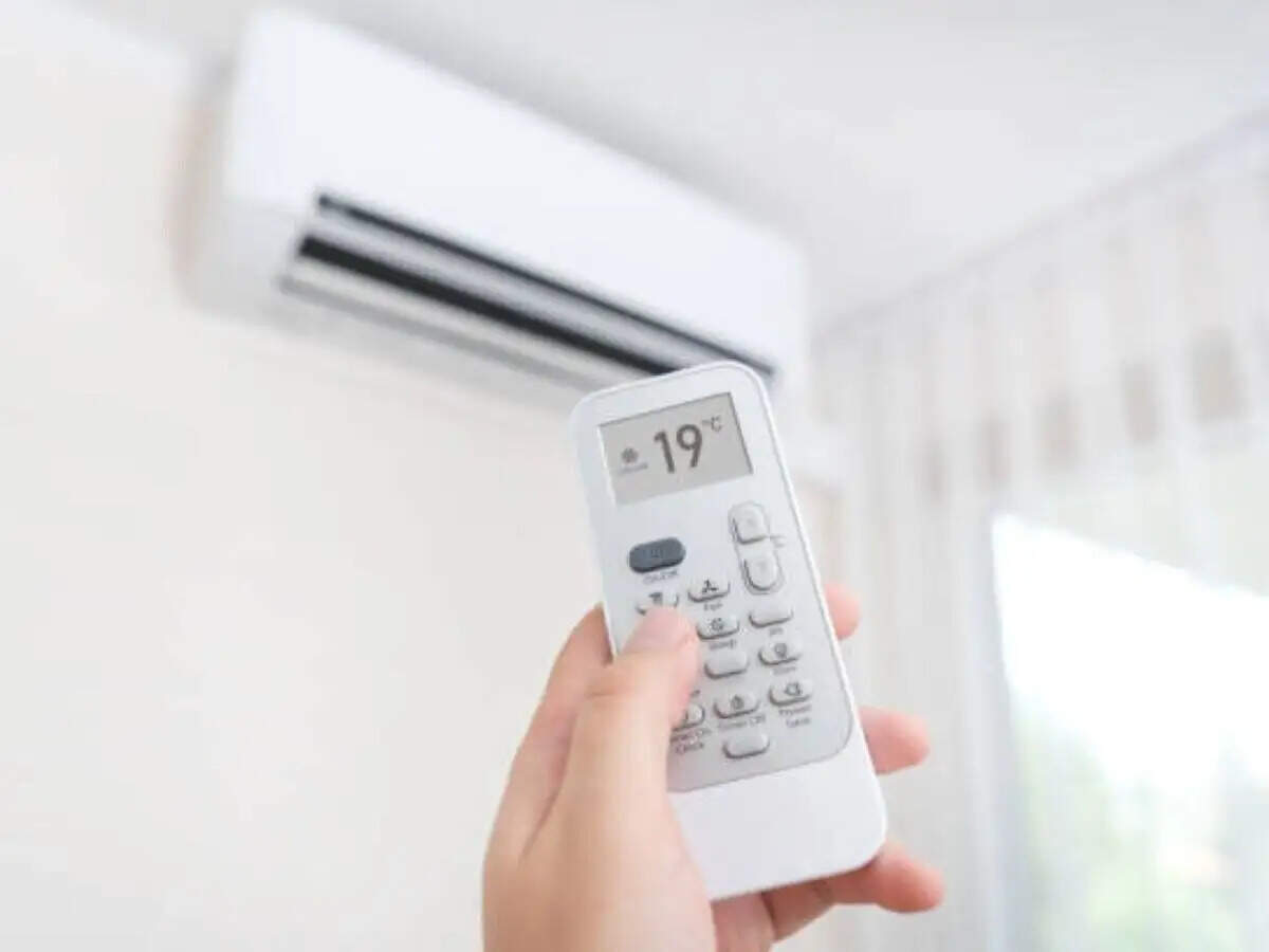 AC Tips- AC साफ करना हैं, तो रिमोट में बस दबा दें ये बटन