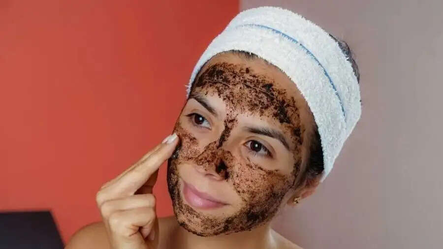 Skin Care Tips-&nbsp;शरीर में जमें कालेपन ने कर रखा हैं परेशान, तो कॉफी पाउडर में मिलाकर लगाएं ये चीजें