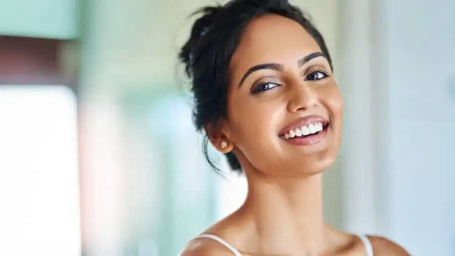 Skin Care Tips- क्या मानसून में चेहरा अक्सर चिपचिपा हो जाता दैं, तो अपनाएं ये टिप्स