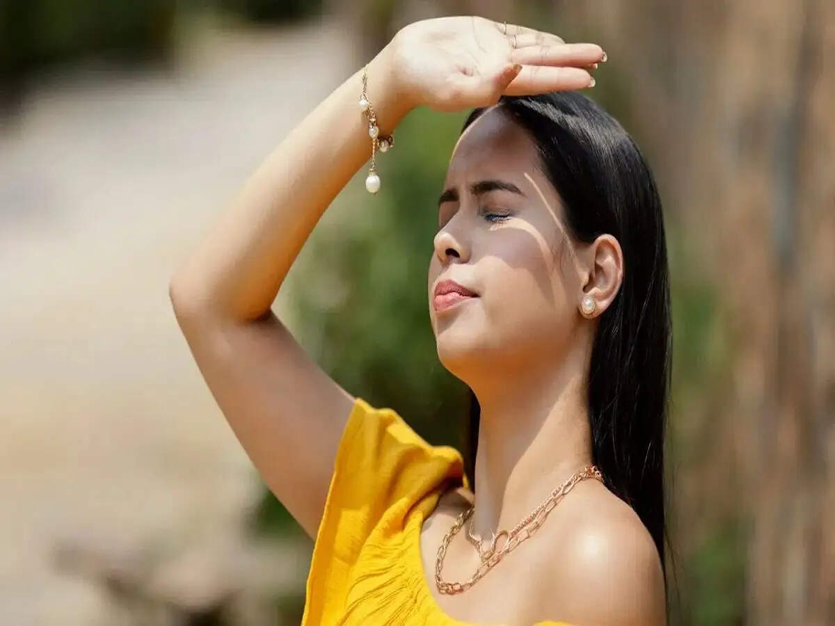 Skin Care Tips- चिलचिलाती गर्मी में ग्लोइंग स्किन चाहिए, तो इन फलों का करें सेवन