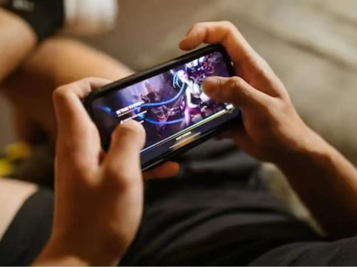 Online Gaming Tips- क्या आप अपने फोन से ऑनलाइन गैम खेलते हैं, तो फोन में जरूर होनी चाहिए ये चीज