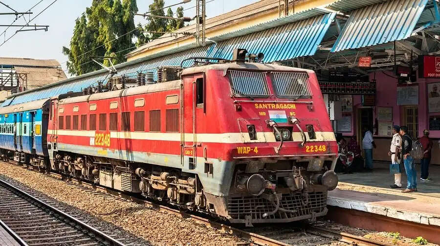 Train Tips- भारत में ये ट्रेन चलती हैं 4000 किमी, जानिए इसके बारे में