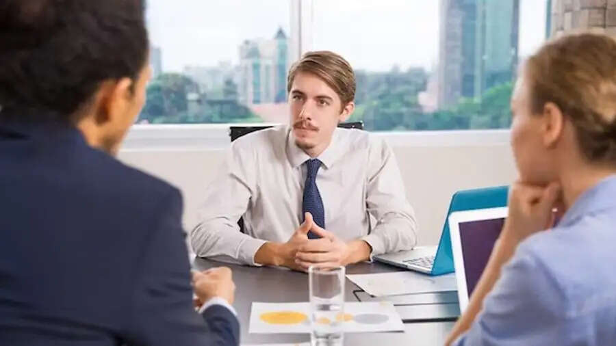 Interview Tips-&nbsp;इंटरव्यू के दैरान भूलकर भी ना करें ये गलतियां, सलेक्शन में होगी देरी