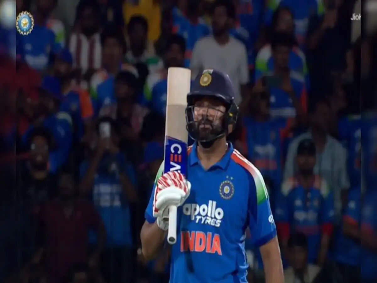 Rohit Sharma New ODI Record:&nbsp;रोहित शर्मा ने बना दिया अनोखा रिकॉर्ड,&nbsp;अर्धशतक लगाने वाले सबसे उम्रदराज खिलाड़ियों की लिस्ट में हुए शामिल
