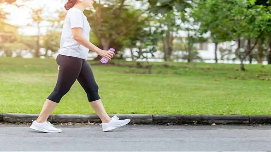 Health Tips-&nbsp;वॉकिंग करने से स्वास्थ्य को मिलते हैं कई लाभ, जानिए इसके बारे में