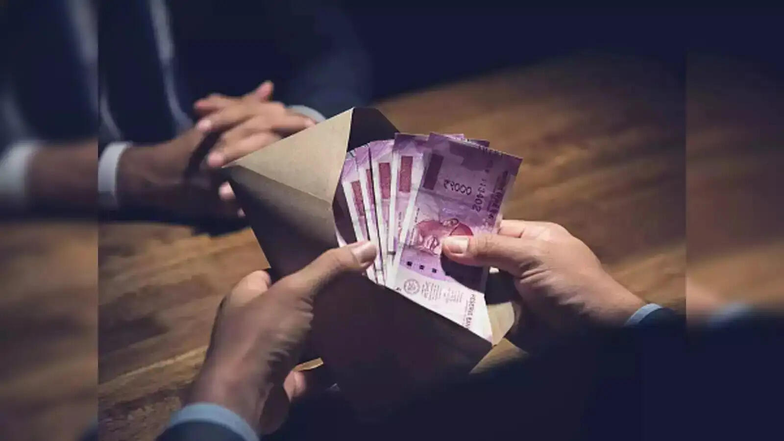 Jyotish Tips- &nbsp;क्या आप कर्ज तले दबे हुए हैं, इसे उतारने के लिए मंगलवार को करें ये उपाय