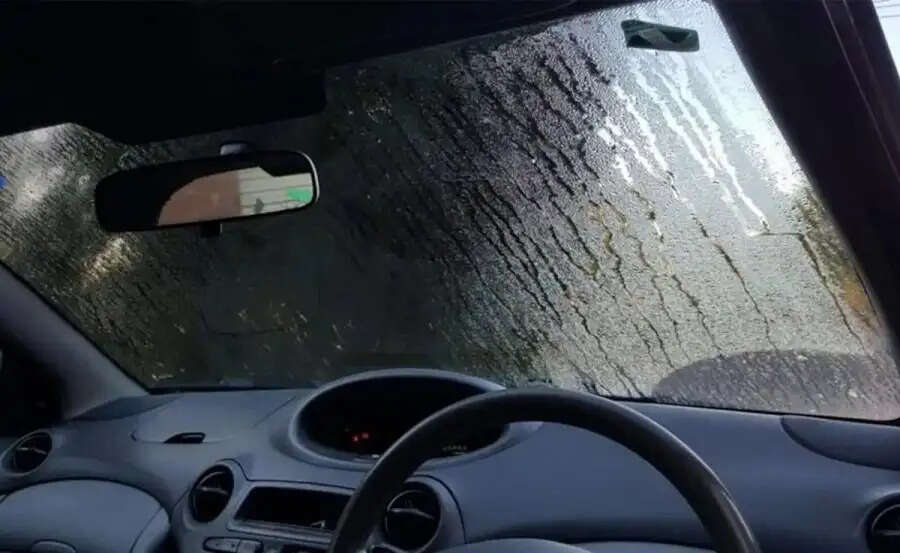 Automobile Tips-&nbsp;क्या&nbsp;Car Windshield पर फॉग जम गई है, तो ऐसे करें साफ