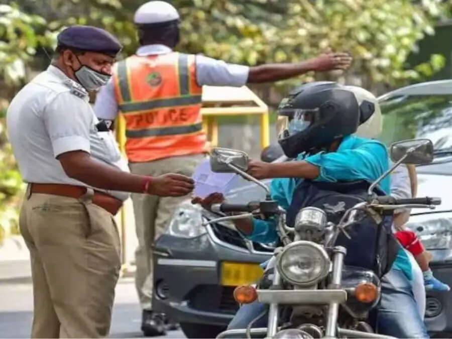 Traffic Rules-&nbsp;कंडीशन जिनमें पुलिस आपकी गाड़ी को कर सकती हैं टो, आइए जानें