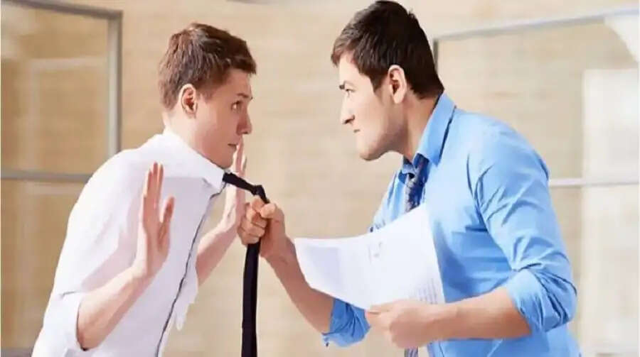 Loan Recovery Agent- क्या आपको लोन रिकवरी एजेंट ने कर रखा हैं परेशान, तो यहां करें शिकायत